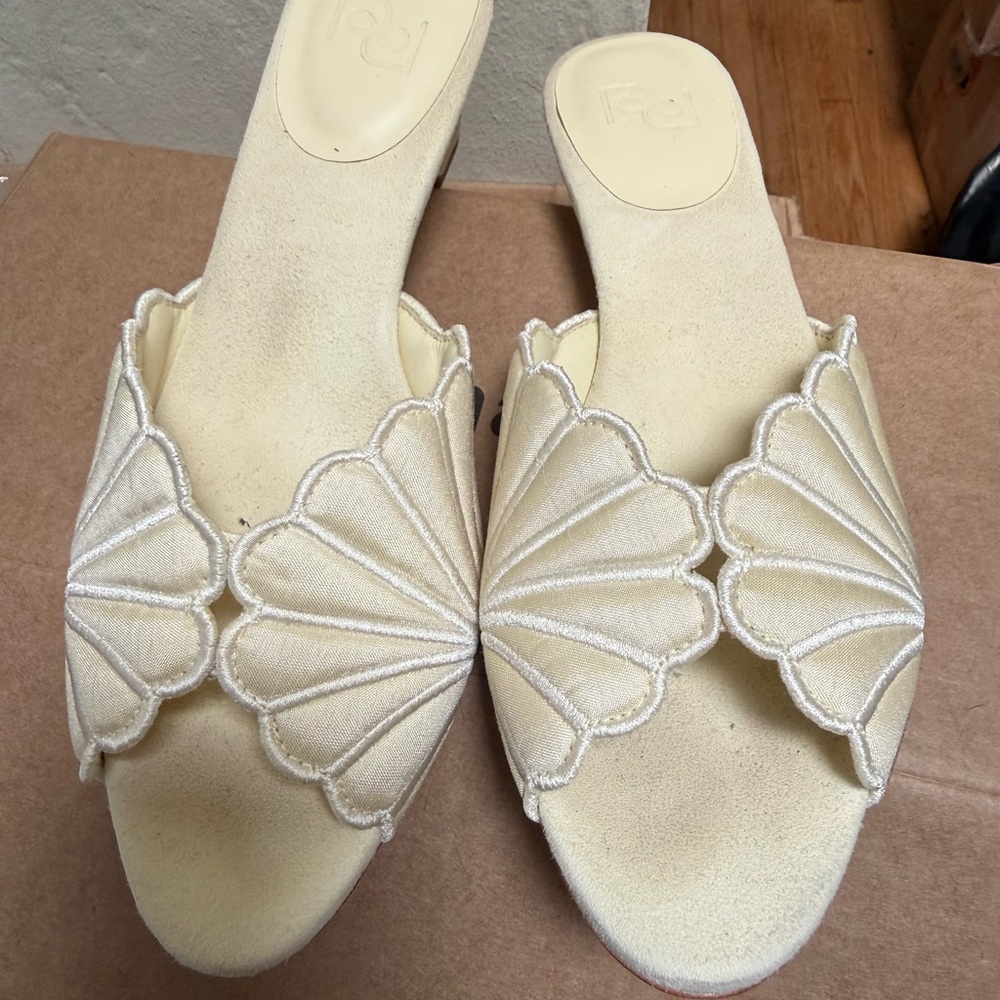 Reformation Waldena heels seashell cream puff block heel taffeta 8.5 - Picture 3 of 10